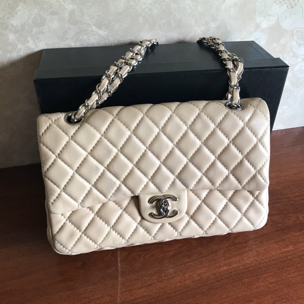 Chanel SOLD - Picture 1 of 7